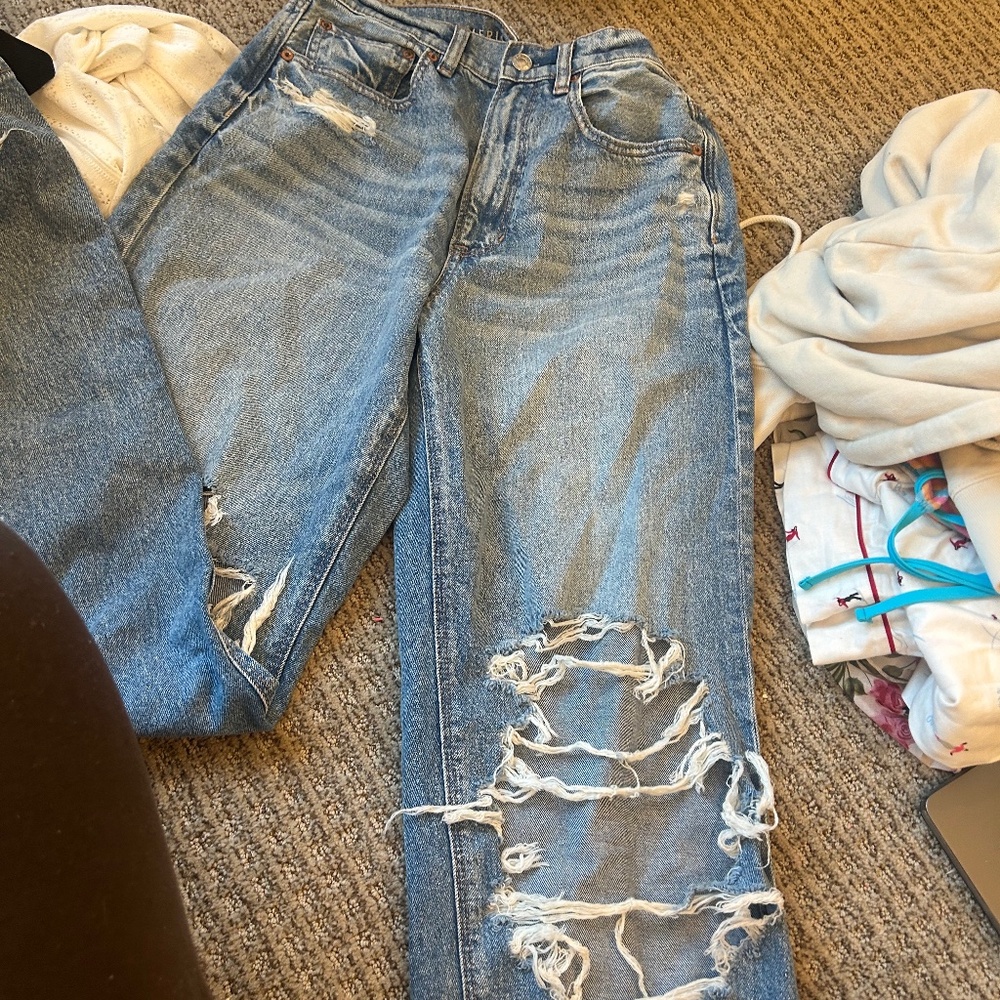 High waisted baggy American eagle jeans